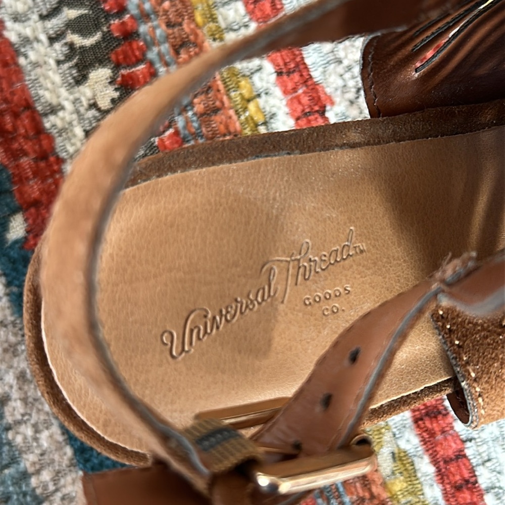 Universal Thread 💚 Brown sling back peep-toe shoe - Picture 8 of 9